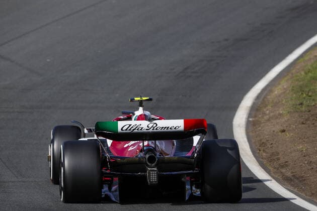 24 ZHOU Guanyu (chi), Alfa Romeo F1 Team ORLEN C42, action during the Formula 1 Heineken Dutch Grand Prix 2022, 15th round of the 2022 FIA Formula One World Championship, WM, Weltmeisterschaft from September 2 to 4, 2022 on the Zandvoort Circuit, in Netherlands, Belgium - F1 - DUTCH GRAND PRIX 2022 DPPI Panoramic  00122035__V2_4790.JPG_