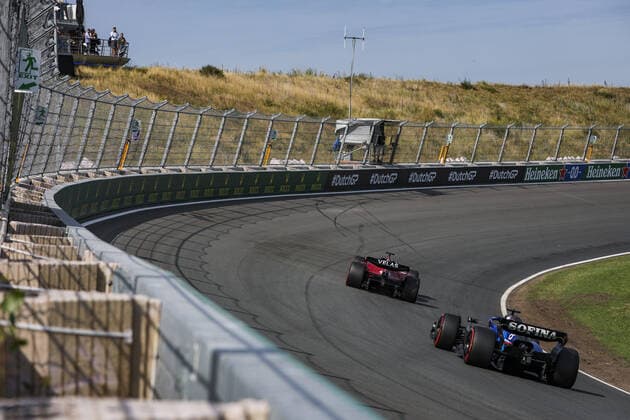 16 LECLERC Charles (mco), Scuderia Ferrari F1-75, action during the Formula 1 Heineken Dutch Grand Prix 2022, 15th round of the 2022 FIA Formula One World Championship, WM, Weltmeisterschaft from September 2 to 4, 2022 on the Zandvoort Circuit, in Netherlands, Belgium - F1 - DUTCH GRAND PRIX 2022 DPPI Panoramic  00122035_AV6_5519.JPG_