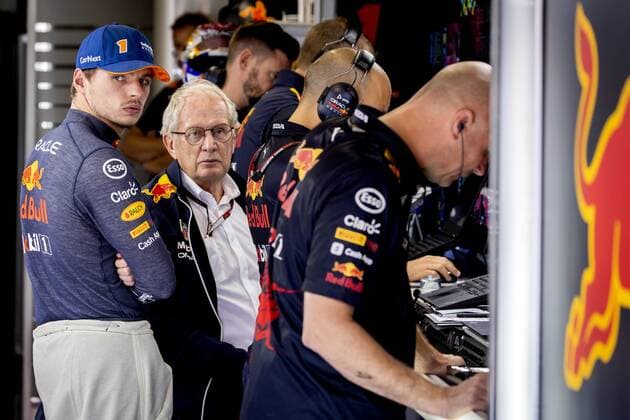 ZANDVOORT Max Verstappen Red Bull Racing and Helmut Marko R during the 1st free practice session ahead of the F1 Grand Prix of the Netherlands at Circuit van Zandvoort on September 2, 2022 in Zandvoort, Netherlands KOEN VAN WEEL F1 Grand Prix of The Netherlands Practice 1 2022 xVIxANPxSportx xxANPxIVx 453920817 originalFilename: 453920817.jpg