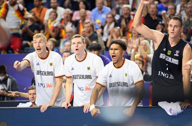 v l Niels GIFFEY GER , Justus HOLLATZ GER , Maodo LO GER , Johannes VOIGTMANN GER cheer on your team France FRA Germany GER 63 76, preliminary round group B, on 01 09 2022 in Cologne Basketb all European Championship EuroBasket 2022 in Germany, from 01 09 18 09 2022 Â