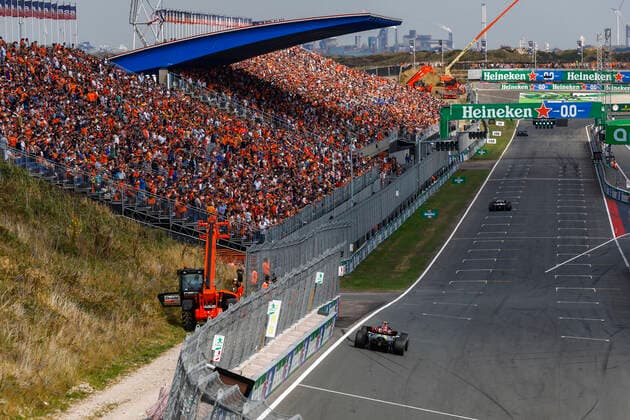 44 Lewis Hamilton GBR, Mercedes AMG Petronas F1 Team , F1 Grand Prix of the Netherlands at Circuit Zandvoort on September 2, 2022 in Zandvoort, Netherlands Photo by HOCH ZWEI Zandvoort Netherlands