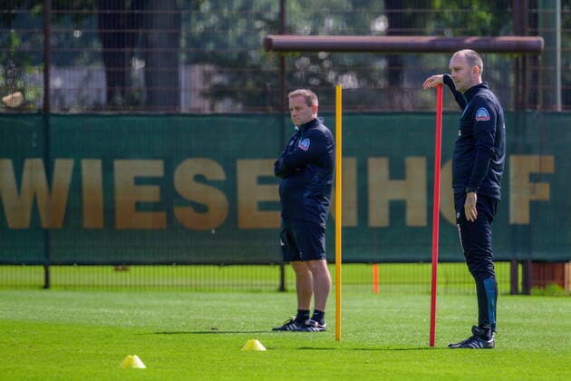 GER, 1 FBL, Werder Bremen Training 02 09 2022, Trainingsgelaende am wohninvest WESERSTADION Platz 4 5, Bremen, GER, 1 FBL, Werder Bremen Training Final training before the away game at VFL BOCHUM Tom Cichon Werder Bremen Co Trainer Ole Werner SV Werder Bremen Trainer nordphotoxGmbHxx xKokenge nph00001
