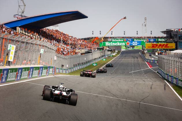 20 MAGNUSSEN Kevin (den), Haas F1 Team VF-22 Ferrari, action during the Formula 1 Heineken Dutch Grand Prix 2022, 15th round of the 2022 FIA Formula One World Championship, WM, Weltmeisterschaft from September 2 to 4, 2022 on the Zandvoort Circuit, in Netherlands, Belgium - F1 - DUTCH GRAND PRIX 2022 DPPI Panoramic  00122035_AV6_5760