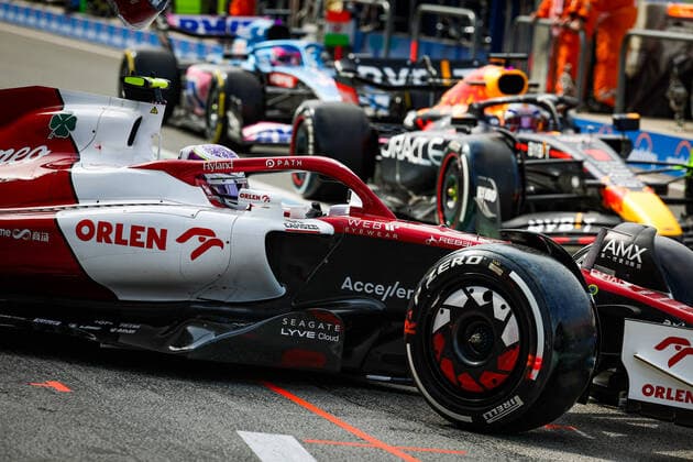 24 ZHOU Guanyu (chi), Alfa Romeo F1 Team ORLEN C42, action during the Formula 1 Heineken Dutch Grand Prix 2022, 15th round of the 2022 FIA Formula One World Championship, WM, Weltmeisterschaft from September 2 to 4, 2022 on the Zandvoort Circuit, in Netherlands, Belgium - F1 - DUTCH GRAND PRIX 2022 DPPI Panoramic  20220902_G00D9432