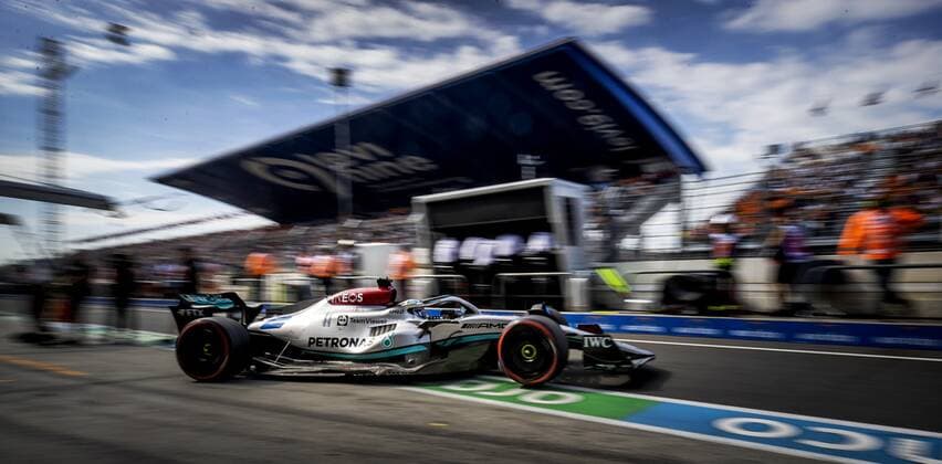 ZANDVOORT George Russell 63 with the Mercedes W13 during the 1st free practice session ahead of the F1 Grand Prix of the Netherlands at Circuit van Zandvoort on September 2, 2022 in Zandvoort, Netherlands KOEN VAN WEEL F1 Grand Prix of The Netherlands Practice 1 2022 xVIxANPxSportx xxANPxIVx 453924523 originalFilename: 453924523.jpg