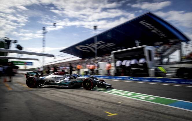 ZANDVOORT George Russell 63 with the Mercedes W13 during the 1st free practice session ahead of the F1 Grand Prix of the Netherlands at Circuit van Zandvoort on September 2, 2022 in Zandvoort, Netherlands KOEN VAN WEEL F1 Grand Prix of The Netherlands Practice 1 2022 xVIxANPxSportx xxANPxIVx 453924528 originalFilename: 453924528.jpg