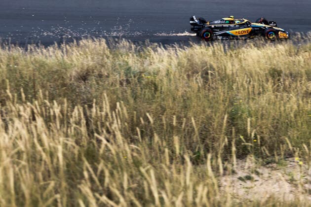 Sport Bilder des Tages September 2, 2022, Zandvoort, Netherlands: September 2, 2022, Zandvoort, Netherlands: LANDO NORRIS of McLaren during the Formula 1 Dutch Grand Prix Practice 2 at Circuit Zandvoort on September 1, 2022 in Zandvoort, Netherlands. Zandvoort Netherlands - ZUMAz156 20220902_zip_z156_030 Copyright: xBeataxZawrzelx