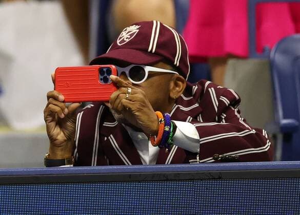 Mandatory Credit: Photo by Ella Ling Shutterstock (13357859iu) Spike Lee watching the action US Open Championships 2022, Day Five, USTA National Tennis Center, Flushing Meadows, New York, USA - 02 Sep 2022 US Open Championships 2022, Day Five, USTA National Tennis Center, Flushing Meadows, New York, USA - 02 Sep 2022 Copyright: xEllaxLing Shutterstockx 13357859iu