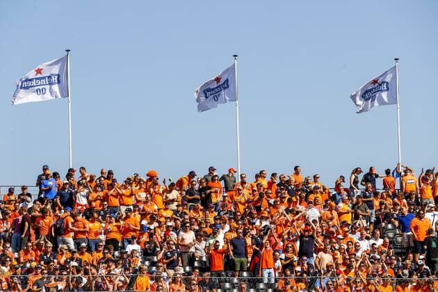 ZANDVOORT - Atmospheric image of spectators dressed in orange during the 3rd free practice session prior to the F1 Grand Prix of the Netherlands at the Circuit of Zandvoort on September 3, 2022 in Zandvoort, the Netherlands. ANP SEM VAN DER WAL F1 Grand Prix of The Netherlands - Practice 3 2022 xVIxANPxSportx xxANPxIVx 453972231 originalFilename: 453972231.jpg