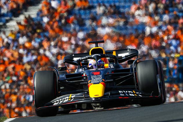 01 VERSTAPPEN Max (nld), Red Bull Racing RB18, action during the Formula 1 Heineken Dutch Grand Prix 2022, 15th round of the 2022 FIA Formula One World Championship, WM, Weltmeisterschaft from September 2 to 4, 2022 on the Zandvoort Circuit, in Netherlands, Belgium - F1 - DUTCH GRAND PRIX 2022 DPPI Panoramic  00122035__V2_6435.JPG_