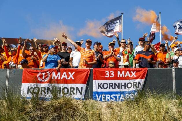 ZANDVOORT Atmospheric view of spectators and Max fans during qualifying ahead of the F1 Grand Prix of the Netherlands at the Circuit of Zandvoort on September 3, 2022 in Zandvoort, The Netherlands ANP SEM VAN DER WAL F1 Grand Prix of The Netherlands Qualifying 2022 xVIxANPxSportx xxANPxIVx 453979451 originalFilename: 453979451.jpg