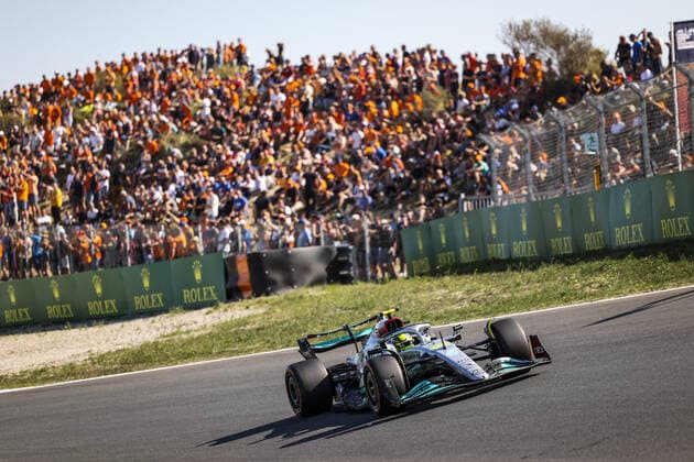 44 HAMILTON Lewis (gbr), Mercedes AMG F1 Team W13, action during the Formula 1 Heineken Dutch Grand Prix 2022, 15th round of the 2022 FIA Formula One World Championship, WM, Weltmeisterschaft from September 2 to 4, 2022 on the Zandvoort Circuit, in Netherlands, Belgium - F1 - DUTCH GRAND PRIX 2022 DPPI Panoramic  00122035_1R6_9422.JPG_