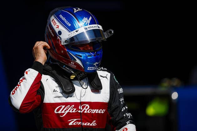 BOTTAS Valtteri (fin), Alfa Romeo F1 Team ORLEN C42, portrait during the Formula 1 Heineken Dutch Grand Prix 2022, 15th round of the 2022 FIA Formula One World Championship, WM, Weltmeisterschaft from September 2 to 4, 2022 on the Zandvoort Circuit, in Netherlands, Belgium - F1 - DUTCH GRAND PRIX 2022 DPPI Panoramic  00122035__V2_6901.JPG_