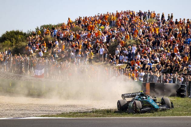 Bilder des Jahres 2022, Sport 09 September Sport Themen der Woche KW35 Sport Bilder des Tages 05 VETTEL Sebastian (ger), Aston Martin F1 Team AMR22, action going off track, gravel during the Formula 1 Heineken Dutch Grand Prix 2022, 15th round of the 2022 FIA Formula One World Championship, WM, Weltmeisterschaft from September 2 to 4, 2022 on the Zandvoort Circuit, in Netherlands, Belgium - F1 - DUTCH GRAND PRIX 2022 DPPI Panoramic  00122035_1R6_9564.JPG_