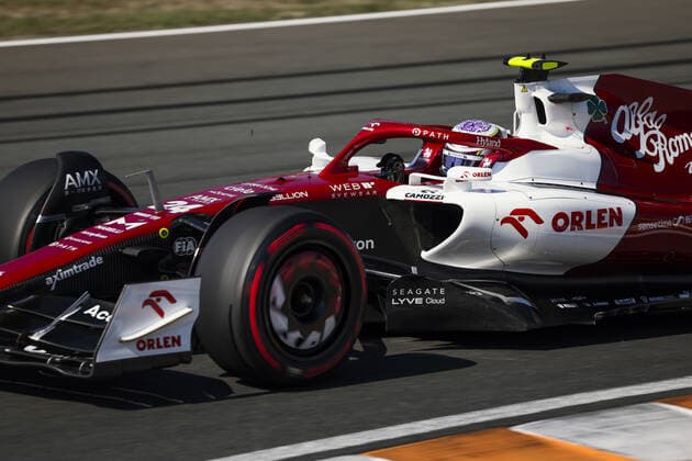 Formel 1, GP der Niederlande in Zandvoort 24 ZHOU Guanyu (chi), Alfa Romeo F1 Team ORLEN C42, action during the Formula 1 Heineken Dutch Grand Prix 2022, 15th round of the 2022 FIA Formula One World Championship, WM, Weltmeisterschaft from September 2 to 4, 2022 on the Zandvoort Circuit, in Netherlands, Belgium - F1 - DUTCH GRAND PRIX 2022 DPPI Panoramic  00122035_G00D1813.JPG_