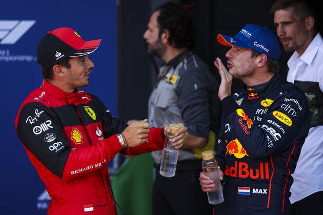 LECLERC Charles (mco), Scuderia Ferrari F1-75, VERSTAPPEN Max (ned), Red Bull Racing RB18, portrait during the Formula 1 Heineken Dutch Grand Prix 2022, 15th round of the 2022 FIA Formula One World Championship, WM, Weltmeisterschaft from September 2 to 4, 2022 on the Zandvoort Circuit, in Netherlands, Belgium - F1 - DUTCH GRAND PRIX 2022 DPPI Panoramic 00122035_AV6_8227.JPG_