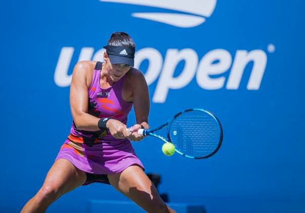 September 3, 2022, Flushing Meadows, New York, USA: Garbine Muguruza hits a volley during a match against Petra Kvitova on Day 6 of the 2022 US Open at USTA Billie Jean King National Tennis Center on Saturday September 3, 2022 in the Flushing neighborhood of the Queens borough of New York City. PI Flushing Meadows USA - ZUMAp124 20220903_zaa_p124_012 Copyright: xJAVIERxROJASx