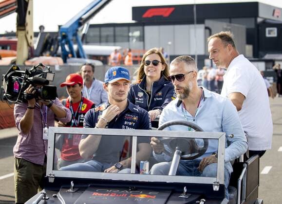 ZANDVOORT Max Verstappen Oracle Red Bull Racing arrives in the paddock ahead of the F1 Grand Prix of the Netherlands at Circuit Zandvoort on September 4, 2022 in Zandvoort, Netherlands KOEN VAN WEEL F1 Grand Prix of The Netherlands 2022 xVIxANPxSportx xxANPxIVx 454031545 originalFilename: 454031545.jpg