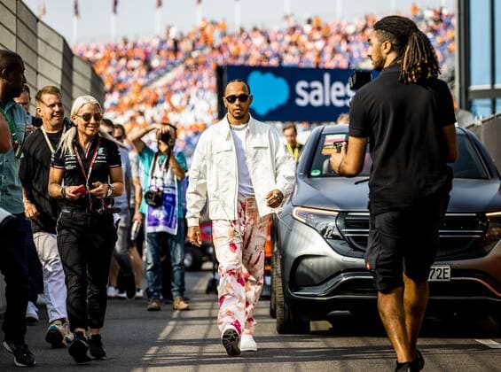 ZANDVOORT Lewis Hamilton Mercedes ahead of the F1 Grand Prix of the Netherlands at Circuit Zandvoort on September 4, 2022 in Zandvoort, Netherlands REMKO DE WAAL F1 Grand Prix of The Netherlands 2022 xVIxANPxSportx xxANPxIVx 454033315 originalFilename: 454033315.jpg