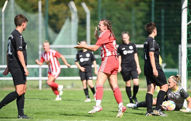 Football, women, Regionalliga Norost, season 2022 2023 2 matchday , 1 FC Union Berlin FSV Babelsberg, Elisa Spolaczyk 1 women 1 FC Union , cheering after goal to 2 0, 04 09 2022, Copyright: xMatthiasxKochx