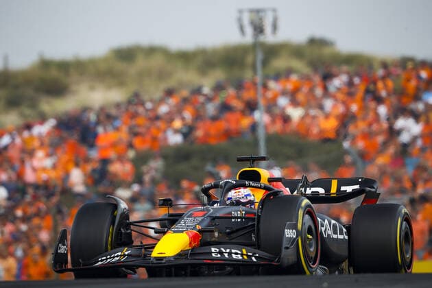 01 VERSTAPPEN Max (nld), Red Bull Racing RB18, action during the Formula 1 Heineken Dutch Grand Prix 2022, 15th round of the 2022 FIA Formula One World Championship, WM, Weltmeisterschaft from September 2 to 4, 2022 on the Zandvoort Circuit, in Netherlands, Belgium - F1 - DUTCH GRAND PRIX 2022 - RACE DPPI Panoramic  00122036__V2_8545.JPG_