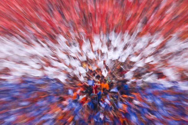 September 4, 2022, Zandvoort, Netherlands: September 4, 2022, Zandvoort, Netherlands: Viewers wave flags in national colours of Netherlands during the Formula 1 Dutch Grand Prix race at Circuit Zandvoort on September 4, 2022 in Zandvoort, Netherlands. Zandvoort Netherlands - ZUMAz156 20220904_zip_z156_044 Copyright: xBeataxZawrzelx