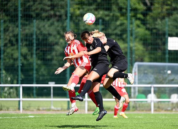 Football, Women, Regionalliga Norost, Season 2022 2023 2 Matchday , 1 FC Union Berlin FSV Babelsberg, v l Elisa Spolaczyk 1 Women 1 FC Union , Lätitzia Radloff, Helma von Zadow, 04 09 2022, Copyright: xMatthiasxKochx