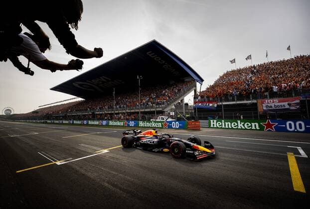 ZANDVOORT Max Verstappen Oracle Red Bull Racing crosses the finish line to win the F1 Grand Prix of the Netherlands at the Circuit of Zandvoort on September 4, 2022 in Zandvoort, Netherlands KOEN VAN WEEL F1 Grand Prix of The Netherlands 2022 xVIxANPxSportx xxANPxIVx 454048571 originalFilename: 454048571.jpg
