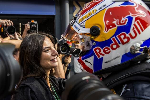 ZANDVOORT Max Verstappen Oracle Red Bull Racing receives congratulations from his girlfriend Kelly Piquet after winning the F1 Grand Prix of the Netherlands at Circuit van Zandvoort on September 4, 2022 in Zandvoort, Netherlands ANP SEM VAN DER WAL F1 Grand Prix of The Netherlands 2022 xVIxANPxSportx xxANPxIVx 454048885 originalFilename: 454048885.jpg