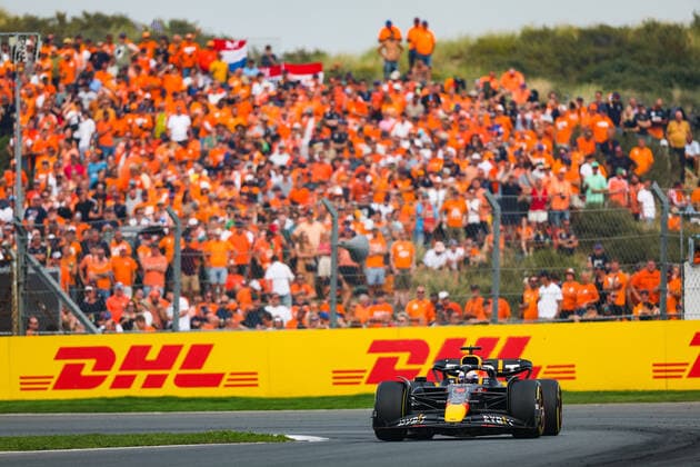 01 VERSTAPPEN Max (nld), Red Bull Racing RB18, action during the Formula 1 Heineken Dutch Grand Prix 2022, 15th round of the 2022 FIA Formula One World Championship, WM, Weltmeisterschaft from September 2 to 4, 2022 on the Zandvoort Circuit, in Netherlands, Belgium - F1 - DUTCH GRAND PRIX 2022 - RACE DPPI Panoramic  20220904_GOOD3544