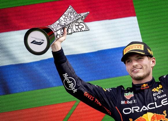 ZANDVOORT Max Verstappen Oracle Red Bull Racing on the podium after winning the F1 Grand Prix of the Netherlands at Circuit Zandvoort on September 4, 2022 in Zandvoort, Netherlands KOEN VAN WEEL F1 Grand Prix of The Netherlands 2022 xVIxANPxSportx xxANPxIVx 454049336 originalFilename: 454049336.jpg