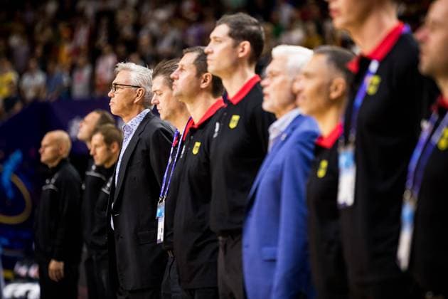FIBA EUROBASKET, Lithuania Germany 04 09 2022 Head coach Gordon Herbert Germany and his staff during the anthem FIBA EUROBASKET, Lithuania Germany, Cologne, LANXESSarena Copyright: xBEAUTIFULxSPORTS Wunderlx