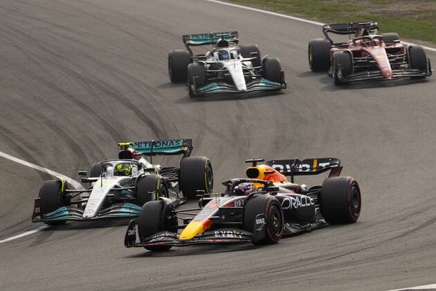 ZANDVOORT Max Verstappen Oracle Red Bull Racing passes Lewis Hamilton Mercedes during the F1 Grand Prix of the Netherlands at Circuit van Zandvoort on September 4, 2022 in Zandvoort, Netherlands REMKO DE WAAL F1 Grand Prix of The Netherlands 2022 xVIxANPxSportx xxANPxIVx 454049436 originalFilename: 454049436.jpg