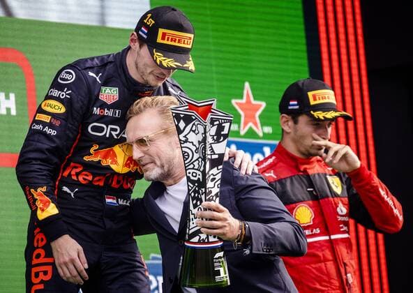 ZANDVOORT Max Verstappen Red Bull Racing receives first prize from Prince Bernhard after winning the F1 Grand Prix of the Netherlands at Circuit van Zandvoort on September 4, 2022 in Zandvoort, Netherlands ANP SEM VAN DER WAL F1 Grand Prix of The Netherlands 2022 xVIxANPxSportx xxANPxIVx 454049577 originalFilename: 454049577.jpg
