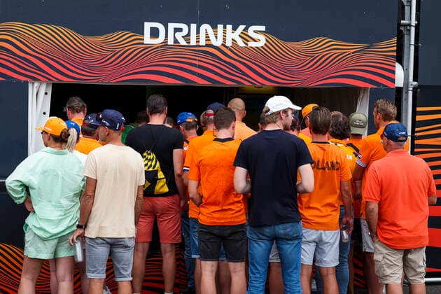 Fans at the drink stand, F1 Grand Prix of the Netherlands at Circuit Zandvoort on September 4, 2022 in Zandvoort, Netherlands Photo by HOCH ZWEI Zandvoort Netherlands