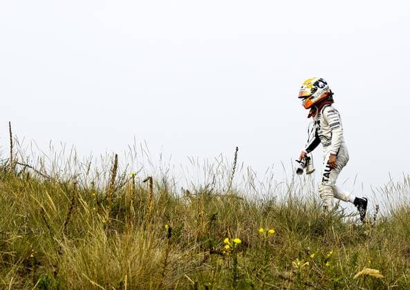 ZANDVOORT Yuki Tsunoda AlphaTauri retires during the F1 Grand Prix of the Netherlands at Circuit van Zandvoort on September 4, 2022 in Zandvoort, Netherlands REMKO DE WAAL F1 Grand Prix of The Netherlands 2022 xVIxANPxSportx xxANPxIVx 454053807 originalFilename: 454053807.jpg