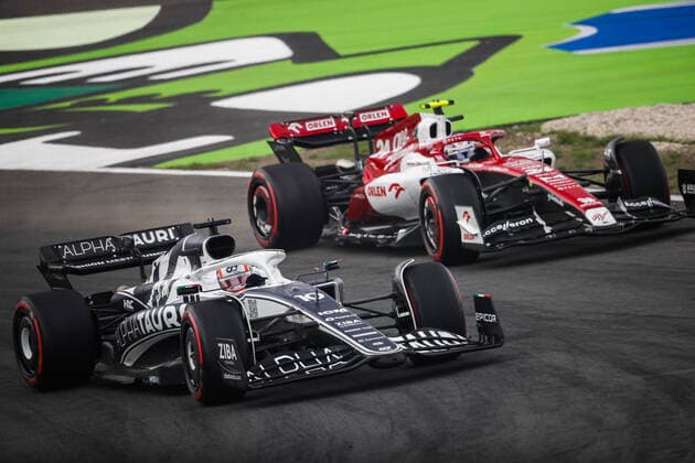10 GASLY Pierre (fra), Scuderia AlphaTauri AT03, 24 ZHOU Guanyu (chi), Alfa Romeo F1 Team ORLEN C42, action during the Formula 1 Heineken Dutch Grand Prix 2022, 15th round of the 2022 FIA Formula One World Championship, WM, Weltmeisterschaft from September 2 to 4, 2022 on the Zandvoort Circuit, in Netherlands, Belgium - F1 - DUTCH GRAND PRIX 2022 - RACE DPPI Panoramic 00122036__V2_8267