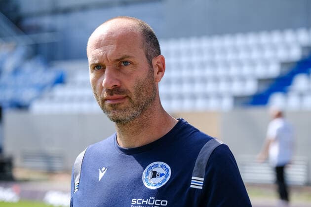 Daniel Scherning Arminia Bielefeld,Head coach , SV Darmstadt 98 vs Arminia Bielefeld, Football, 2 Liga, Matchday 7, Season 2022 2023, 04 09 2022, DFL REGULATES PROHIBIT ANY USE OF PHOTOGRAPHS AS IMAGE SEQUENCES AND OR QUASI VIDEO SV Darmstadt 98 vs Arminia Bielefeld, Football, 2 Liga, Matchday 07, Season 2022 2023, 04 09 2022 Darmstadt Copyright: xMichaelxBermelx EP_EER