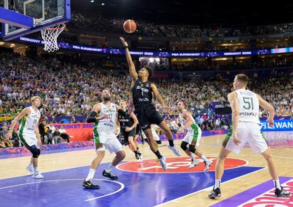 v l VALANCIUNAS Jonas LTU , Maodo LO GER , action, basket throw, throw, Lithuania LTU Germany GER , preliminary round group B, on 04 09 2022 in Cologne Basketball European Championship EuroBasket 2022 in Germany, from 01 09 18 09 2022 Â