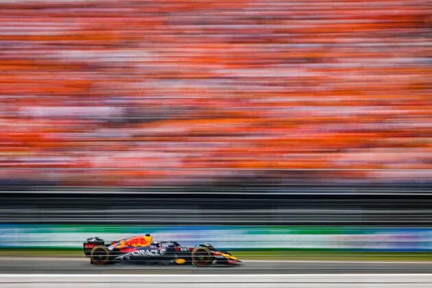01 VERSTAPPEN Max (nld), Red Bull Racing RB18, action during the Formula 1 Heineken Dutch Grand Prix 2022, 15th round of the 2022 FIA Formula One World Championship, WM, Weltmeisterschaft from September 2 to 4, 2022 on the Zandvoort Circuit, in Netherlands, Belgium - F1 - DUTCH GRAND PRIX 2022 - RACE DPPI Panoramic  20220904_G00D3422