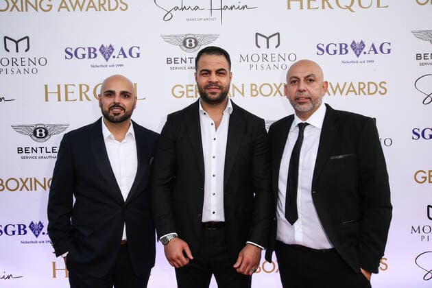 Boxing Herqul 2022 German Boxing Award, Berlin, 04 09 2022 v l Garen Mahrabian, XX and Ramin Seyed Berlin Germany