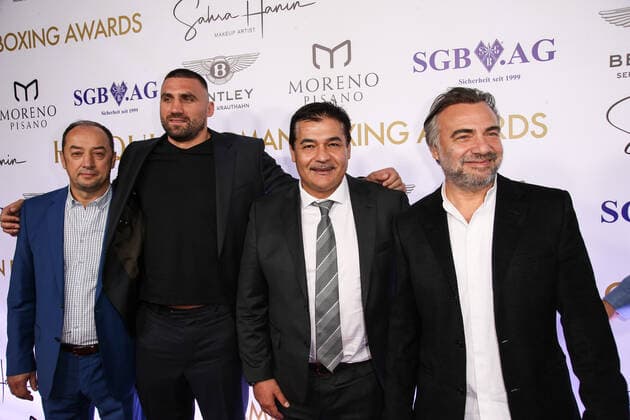Boxing Herqul 2022 German Boxing Award, Berlin, 04 09 2022 f l Bülent Baser, Victor Faust, promoter Erol Ceylan and Oktay Kaynarca Berlin Germany
