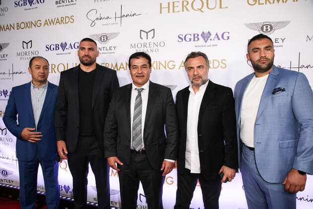 Boxing Herqul 2022 German Boxing Award, Berlin, 04 09 2022 f l Bülent Baser, Victor Faust, promoter Erol Ceylan, Oktay Kaynarca and Ali Eren Demirecen Berlin Germany
