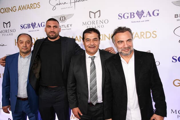 Boxing Herqul 2022 German Boxing Award, Berlin, 04 09 2022 f l Bülent Baser, Victor Faust, promoter Erol Ceylan and Oktay Kaynarca Berlin Germany
