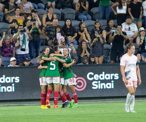 Mexico s players celebrate after scoring against Angel City FC, during a friendly match at the Bank of California Stadium in Los Angeles, USA, 05 September 2022. Angel City - Mexico !ACHTUNG: NUR REDAKTIONELLE NUTZUNG!  Copyright: xARMANDOxARORIZOx AME4923 20220906-d96bfddb01ebd101815b4d586644c89344b073fc