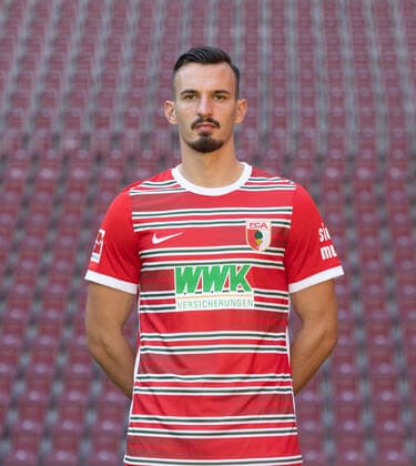 Mergim Berisha FC Augsburg 1 BL, Porträttermin 2022 2023,