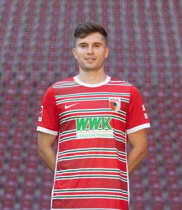Elvis Rexhbecaj FC Augsburg 1 BL, portrait date 2022 2023,