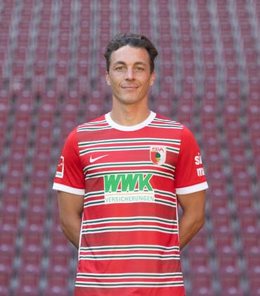 Julian Baumgartlinger FC Augsburg 1 BL, Porträttermin 2022 2023,