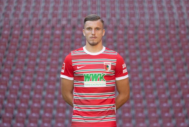 Ermedin Demirovic FC Augsburg 1 BL, Porträttermin 2022 2023,