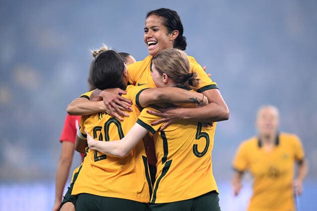 SOCCER AUSTRALIA CANADA WOMEN, Mary Fowlerof the Matildas (centre) celebrates with teammates after scoring a goal during the Women s International Friendly, Länderspiel, Nationalmannschaft soccer match between Australia and Canada at Allianz Stadium in Sydney, Tuesday, September 6, 2022. ( NO ARCHIVING, EDITORIAL USE ONLY, NO USE IN BOOKS WITHOUT CONSENT SYDNEY NEW SOUTH WALES AUSTRALIA  Copyright: xDANxHIMBRECHTSx 20220906001699112878